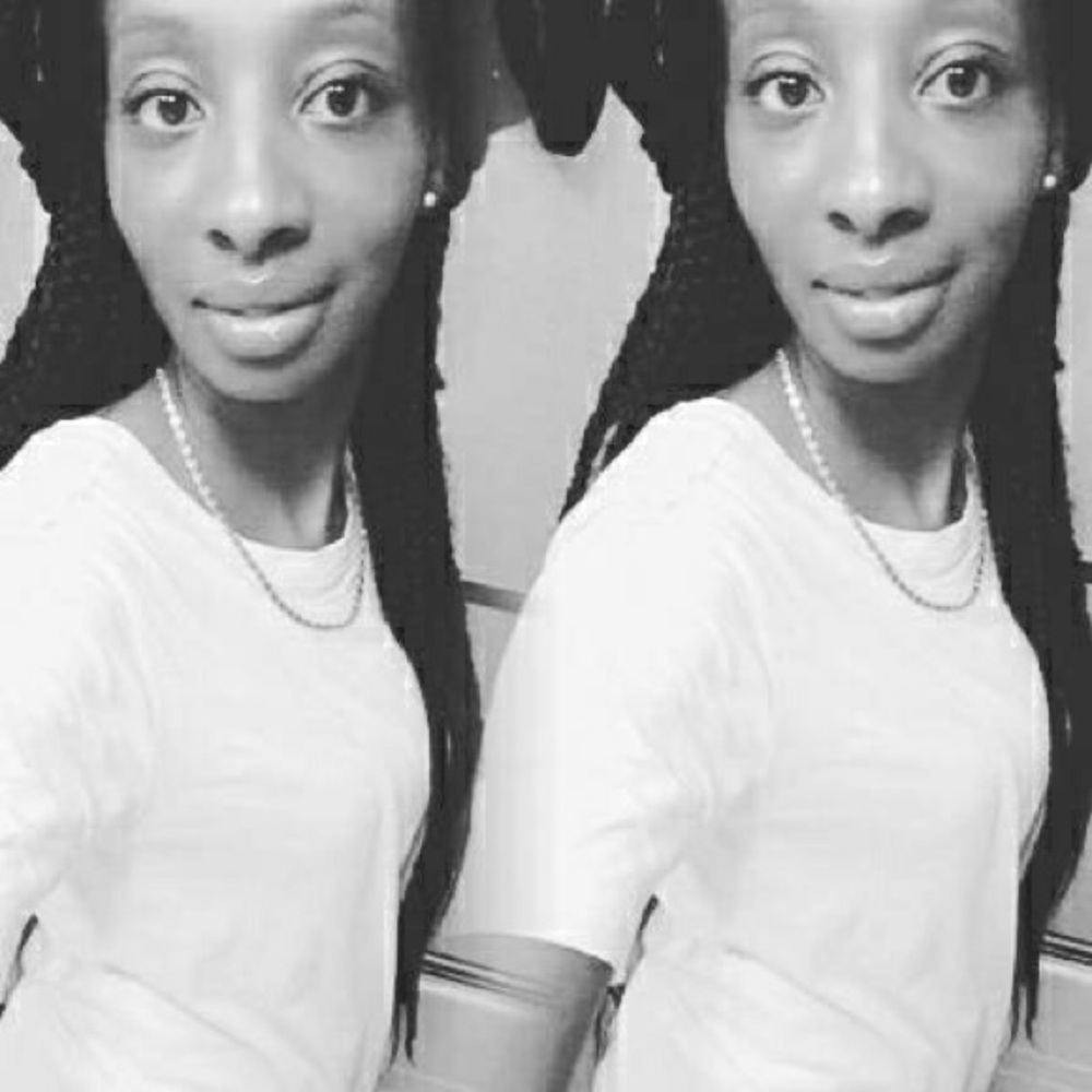Meet your Posher, Latosha